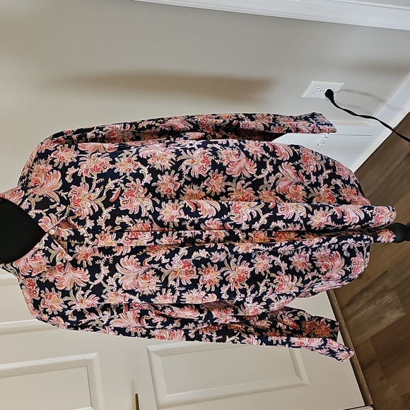 Mens's Shirt - Picture 3 of 15